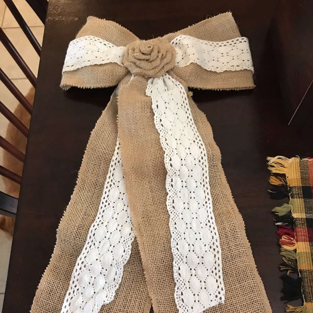 Rustic burlap bows
